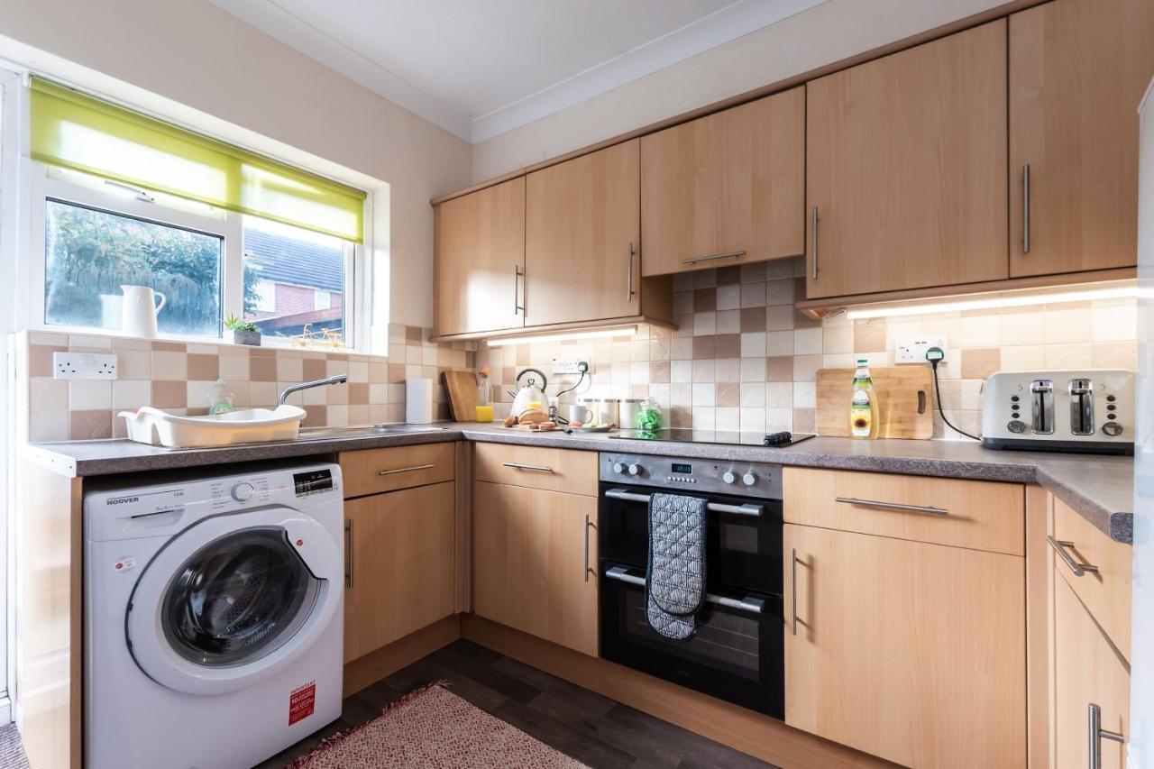 3-Bedroom House L Fast Wi-Fi L Garden L Newly Decorated L Close To Shops And Restaurants Bournemouth Exterior foto